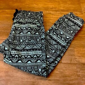 Carbon Freedom Flex Aztec Print Joggers GUC Small